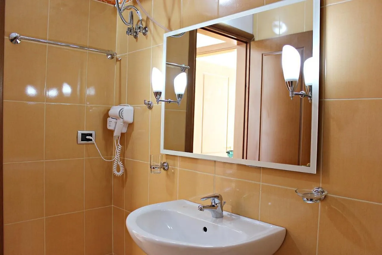 Sunny Apartments Sarande