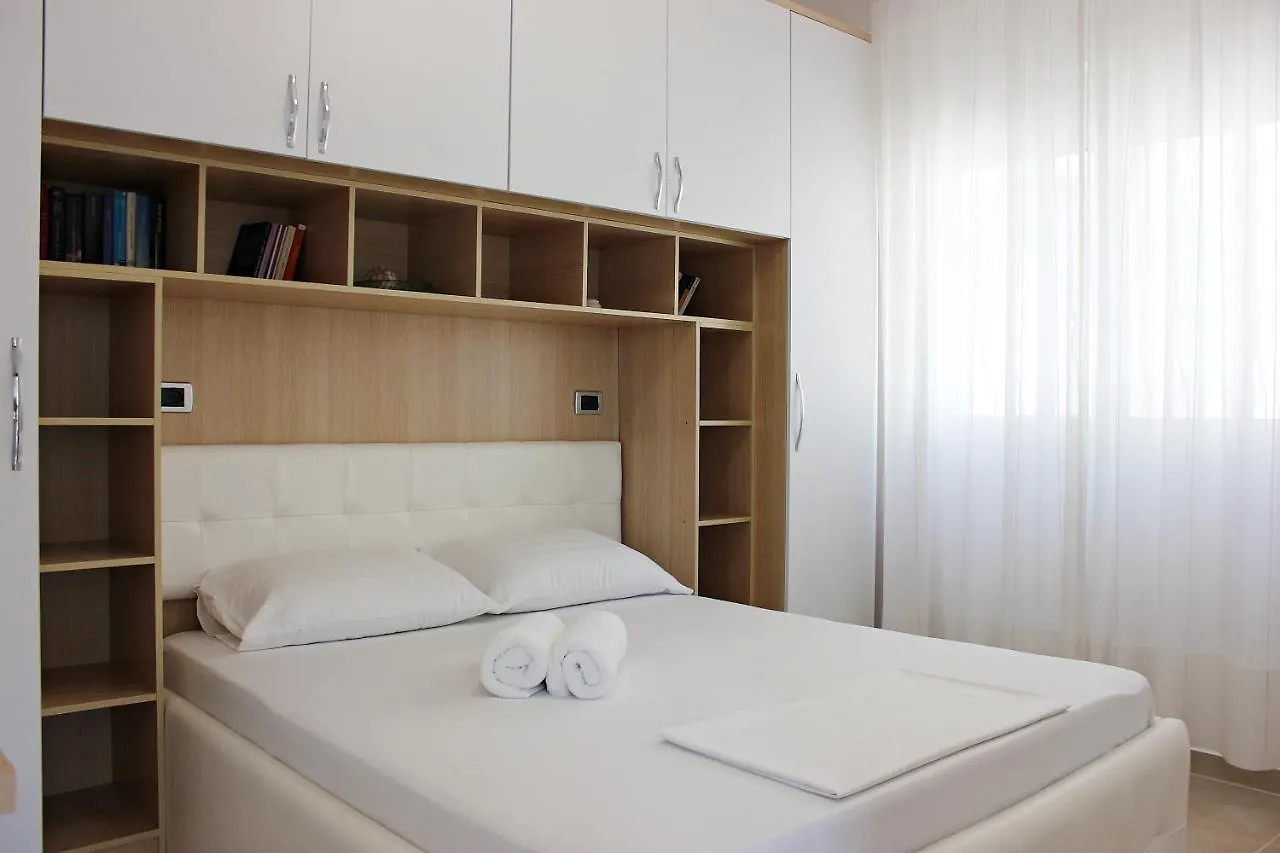 Sunny Apartments Sarande