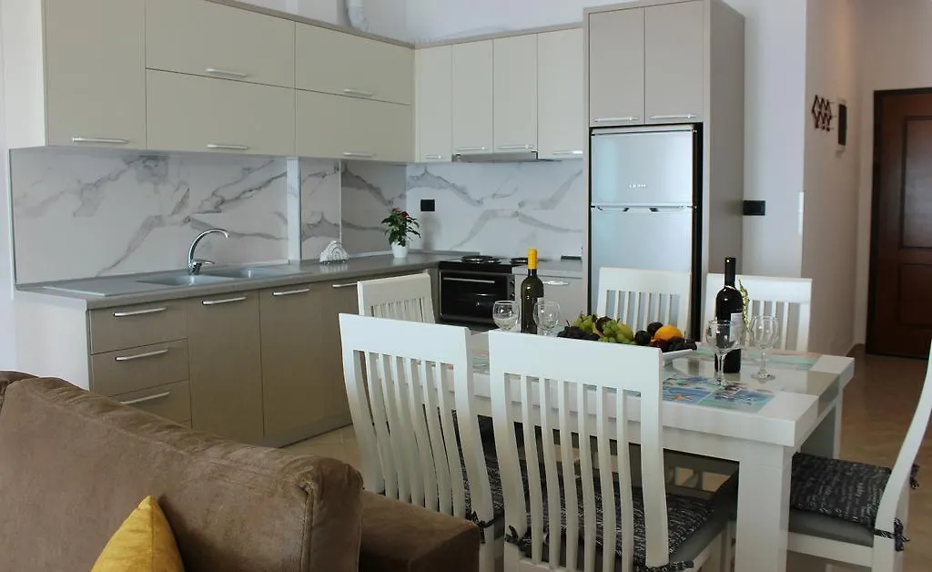 Sunny Apartments Sarande